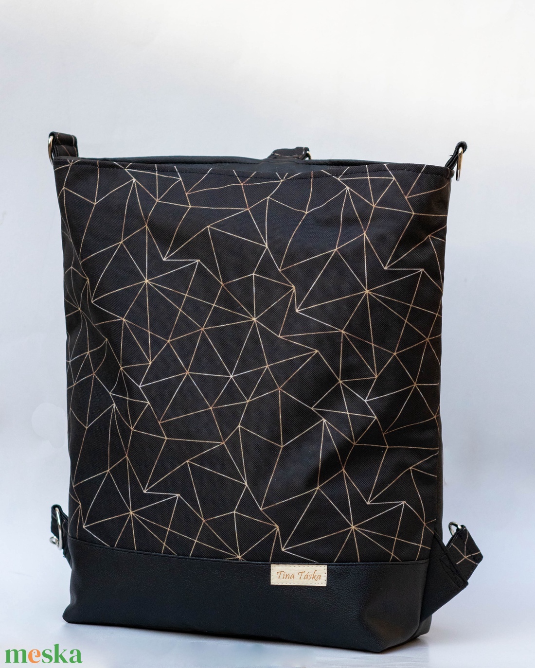 Fekete, geometriai mintás hátizsák - táska & tok - hátizsák - hátizsák - Meska.hu