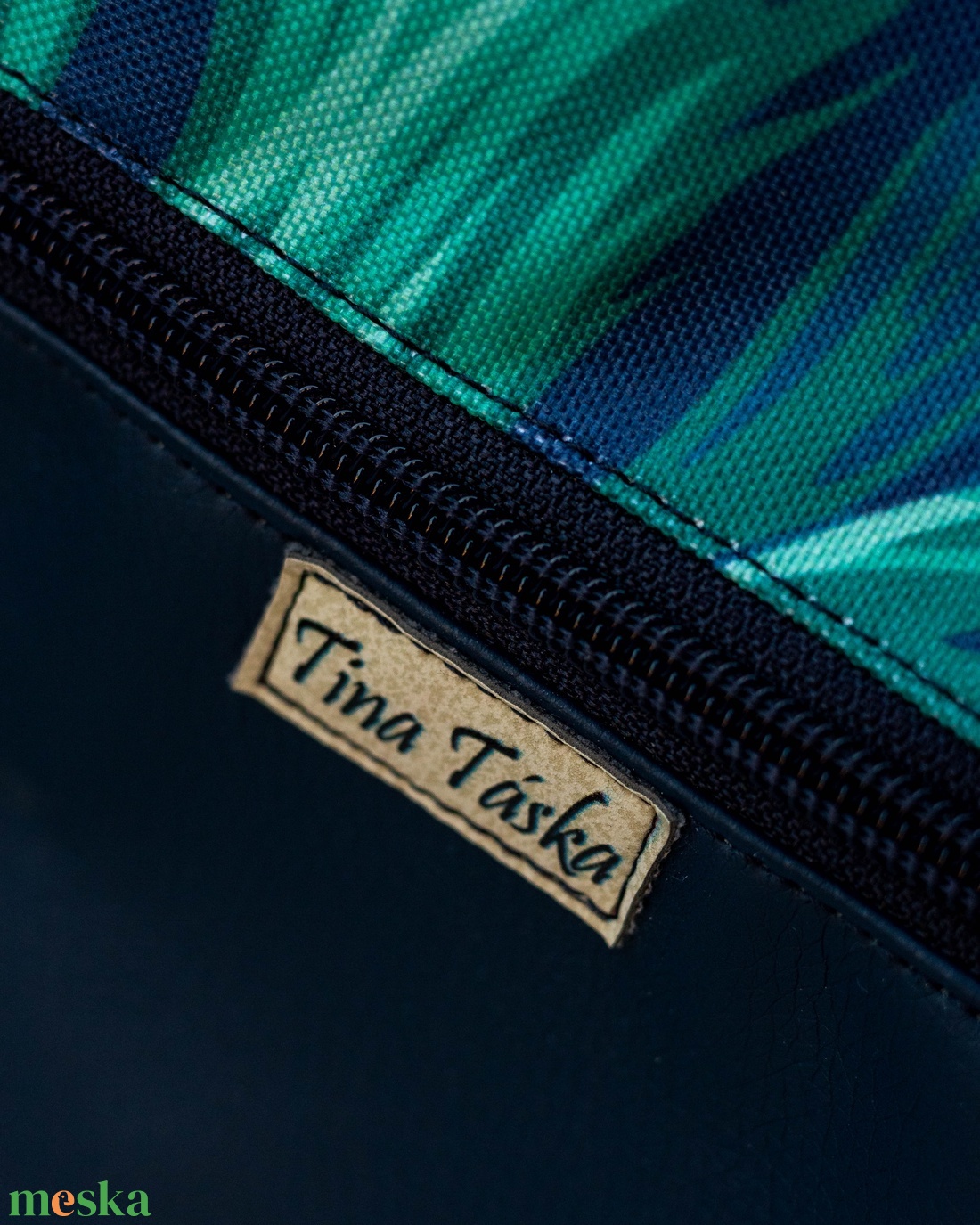 Egyedi tervezésű, sötétkék - türkiz pálmaleveles hátizsák  - táska & tok - hátizsák - hátizsák - Meska.hu