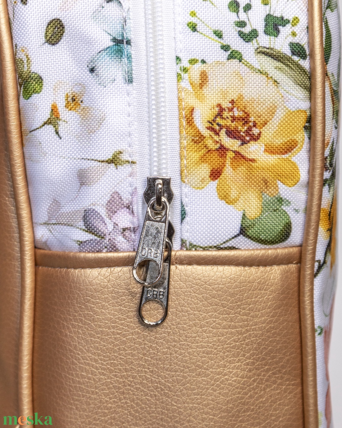 Rose gold madaras, virágos hátizsák - táska & tok - hátizsák - hátizsák - Meska.hu