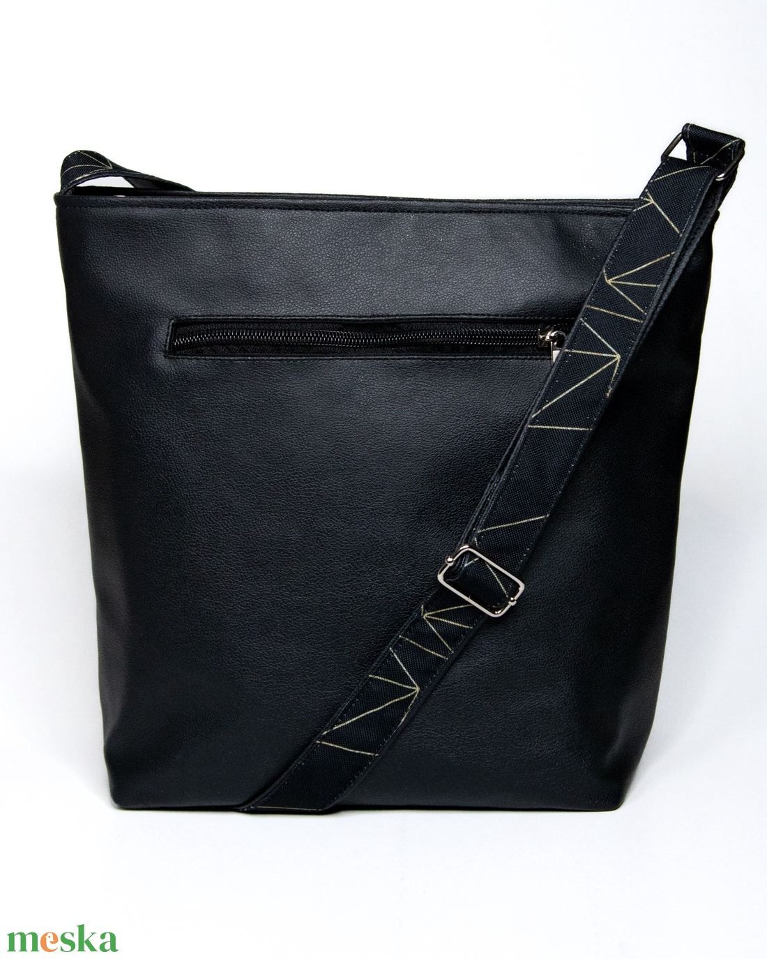 Kis méretű oldaltáska fekete - arany geometrikus mintával - táska & tok - kézitáska & válltáska - vállon átvethető táska - Meska.hu