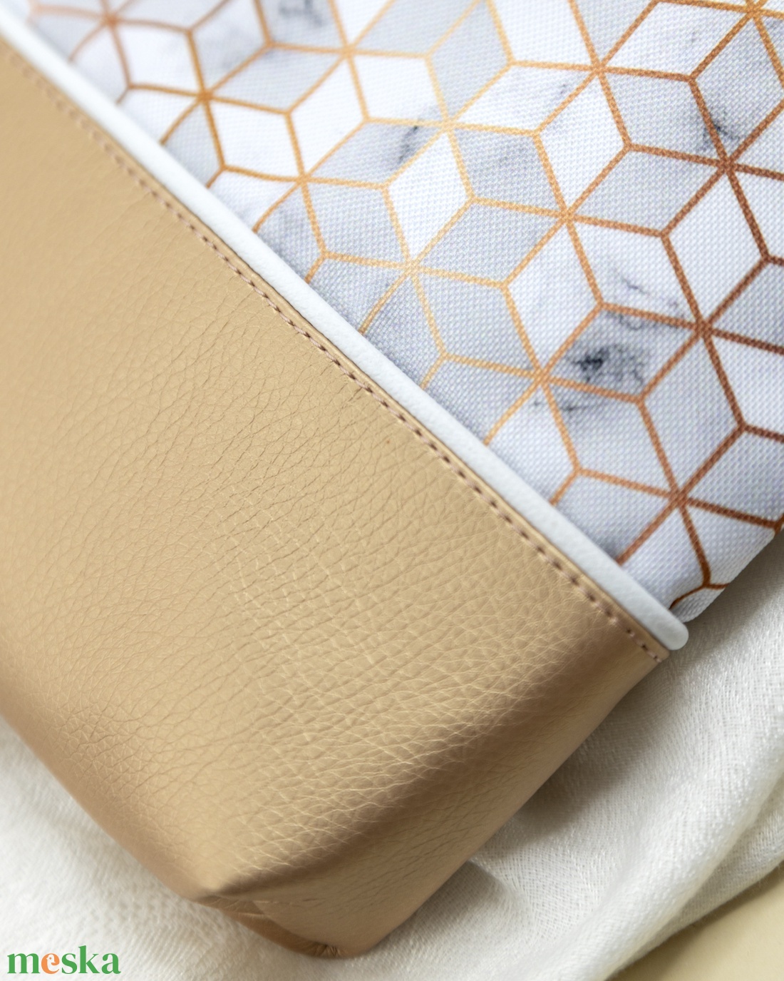 Márványmintás, geometrikus könyvtok rose gold és fehér színben - könyv & zene - könyvtok - Meska.hu Márványmintás, geometrikus könyvtok rose gold és fehér színben - könyv & zene - könyvtok - Meska.hu