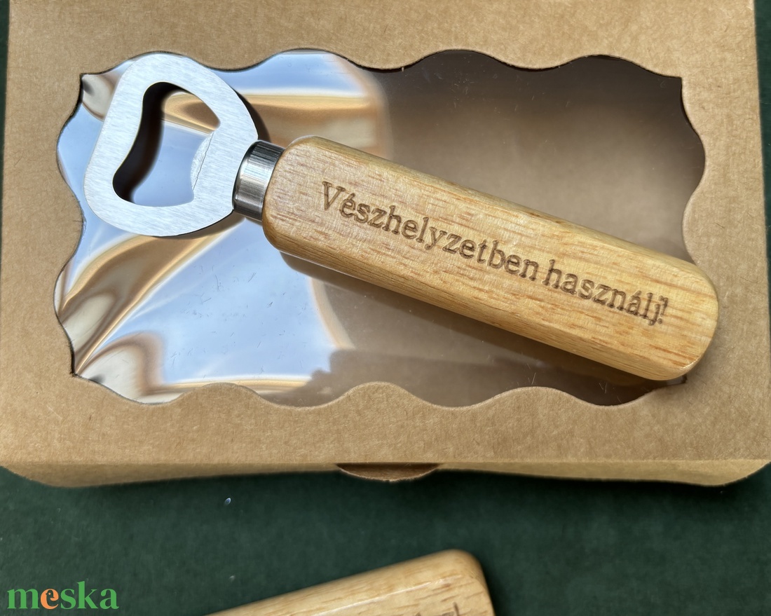 Gravírozott fa sörbontó - kellékek & szerszámok - szerszámok, eszközök - kiegészítők - Meska.hu Gravírozott fa sörbontó - kellékek & szerszámok - szerszámok, eszközök - kiegészítők - Meska.hu
