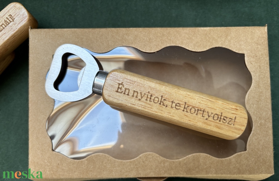 Gravírozott fa sörbontó - kellékek & szerszámok - szerszámok, eszközök - kiegészítők - Meska.hu Gravírozott fa sörbontó - kellékek & szerszámok - szerszámok, eszközök - kiegészítők - Meska.hu