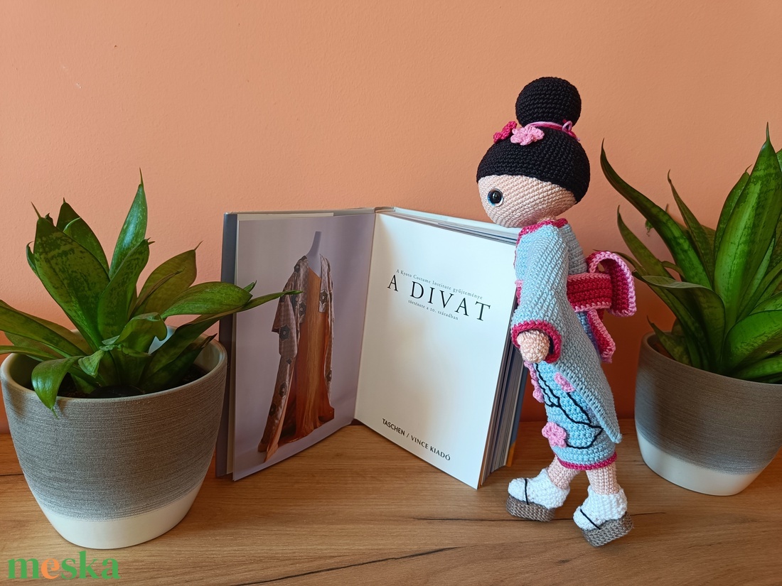 Amigurumi gésa - játék & sport - plüssállat & játékfigura - ember - Meska.hu Amigurumi gésa - játék & sport - plüssállat & játékfigura - ember - Meska.hu