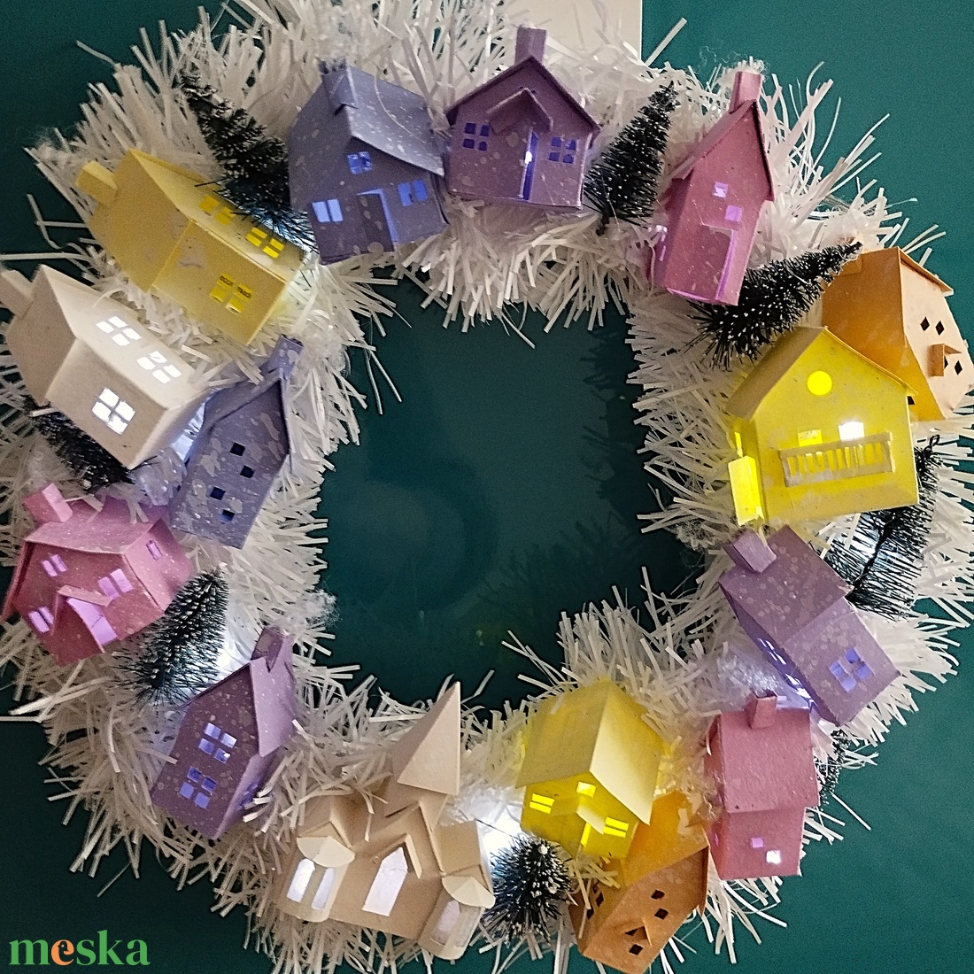 Fehér adventi koszorú világítással - karácsony - karácsonyi lakásdekoráció - karácsonyi lakásdíszek - Meska.hu