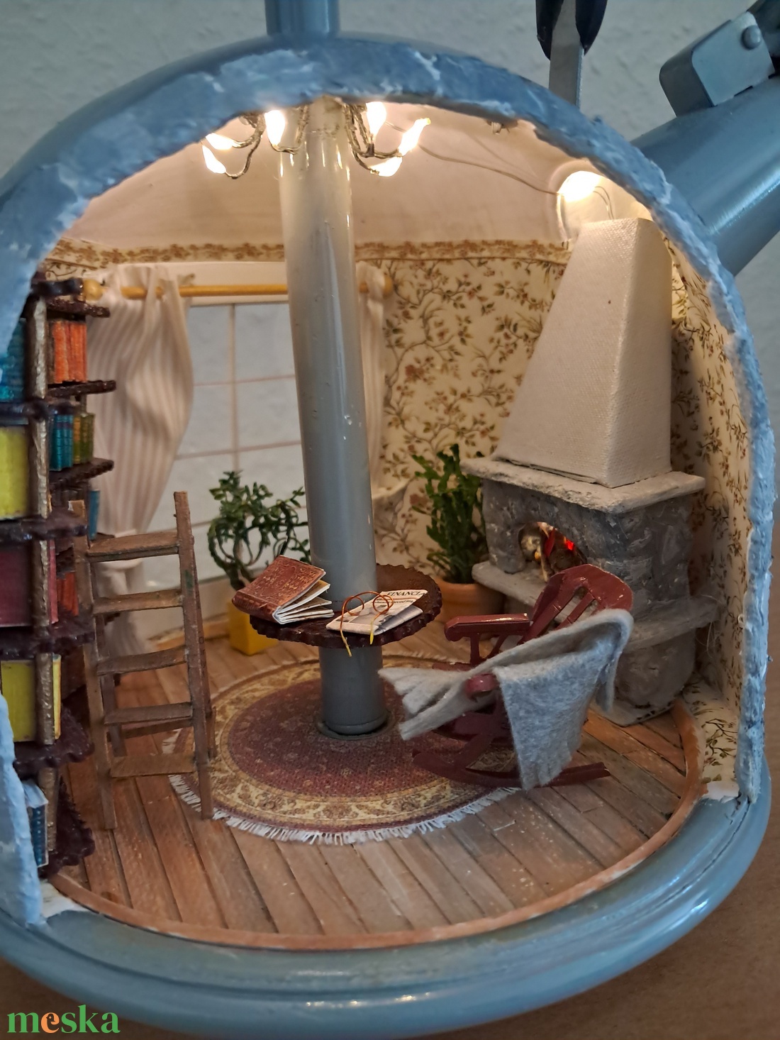 Egy manó szobája az asztalilámpában - otthon & életmód - lámpa - hangulatlámpa - Meska.hu