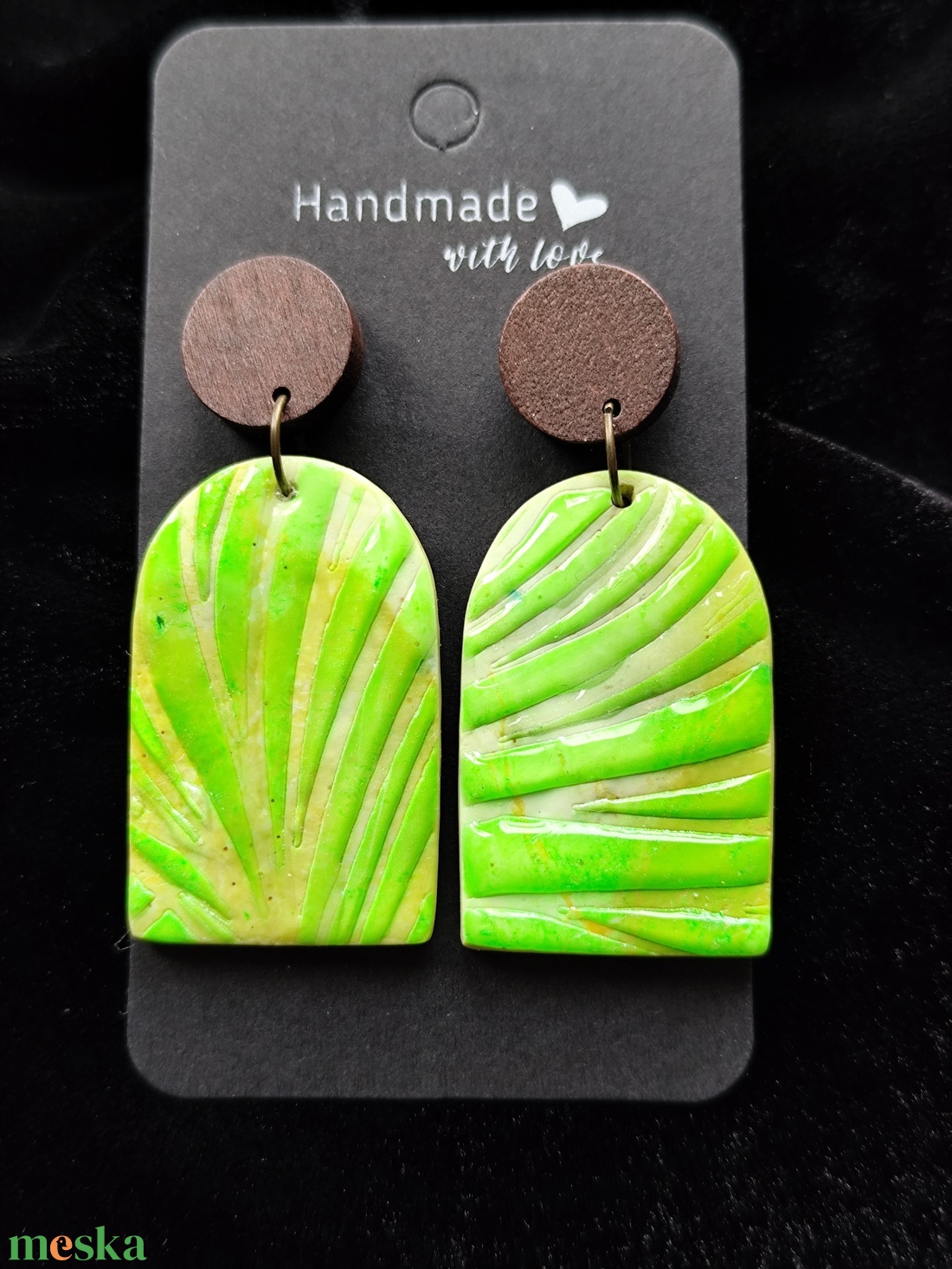 Vidám élénk zöld fülbevaló  - ékszer - fülbevaló - lógó fülbevaló - Meska.hu