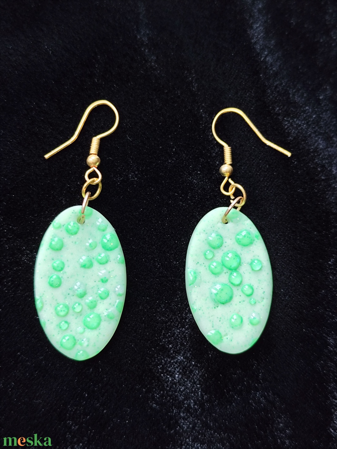 Élénk zöld fülbevaló  - ékszer - fülbevaló - lógó fülbevaló - Meska.hu