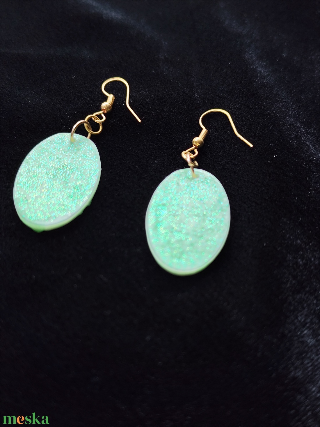 Élénk zöld fülbevaló  - ékszer - fülbevaló - lógó fülbevaló - Meska.hu