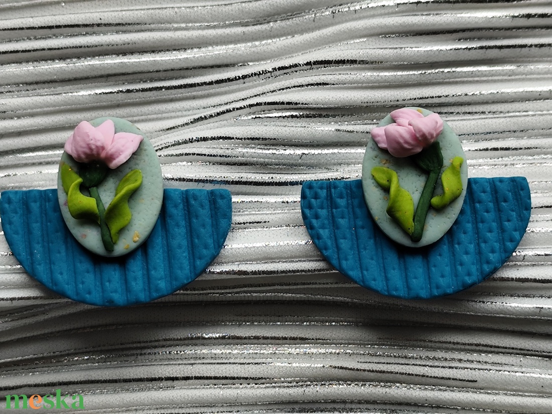 Virágos fülbevaló  - ékszer - fülbevaló - lógó fülbevaló - Meska.hu