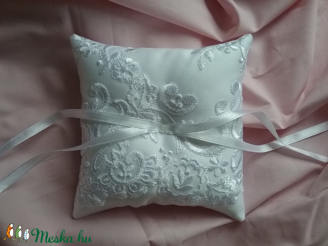 Hófehér csipkés gyűrűpárna -  - Meska.hu