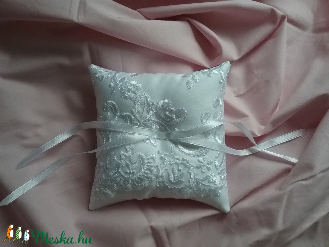 Hófehér csipkés gyűrűpárna -  - Meska.hu