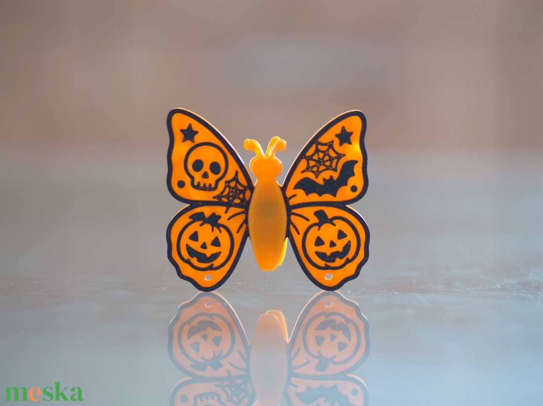 Halloween-i pillangó pörgettyű - otthon & életmód - dekoráció - halloween - halloweeni figurák - Meska.hu