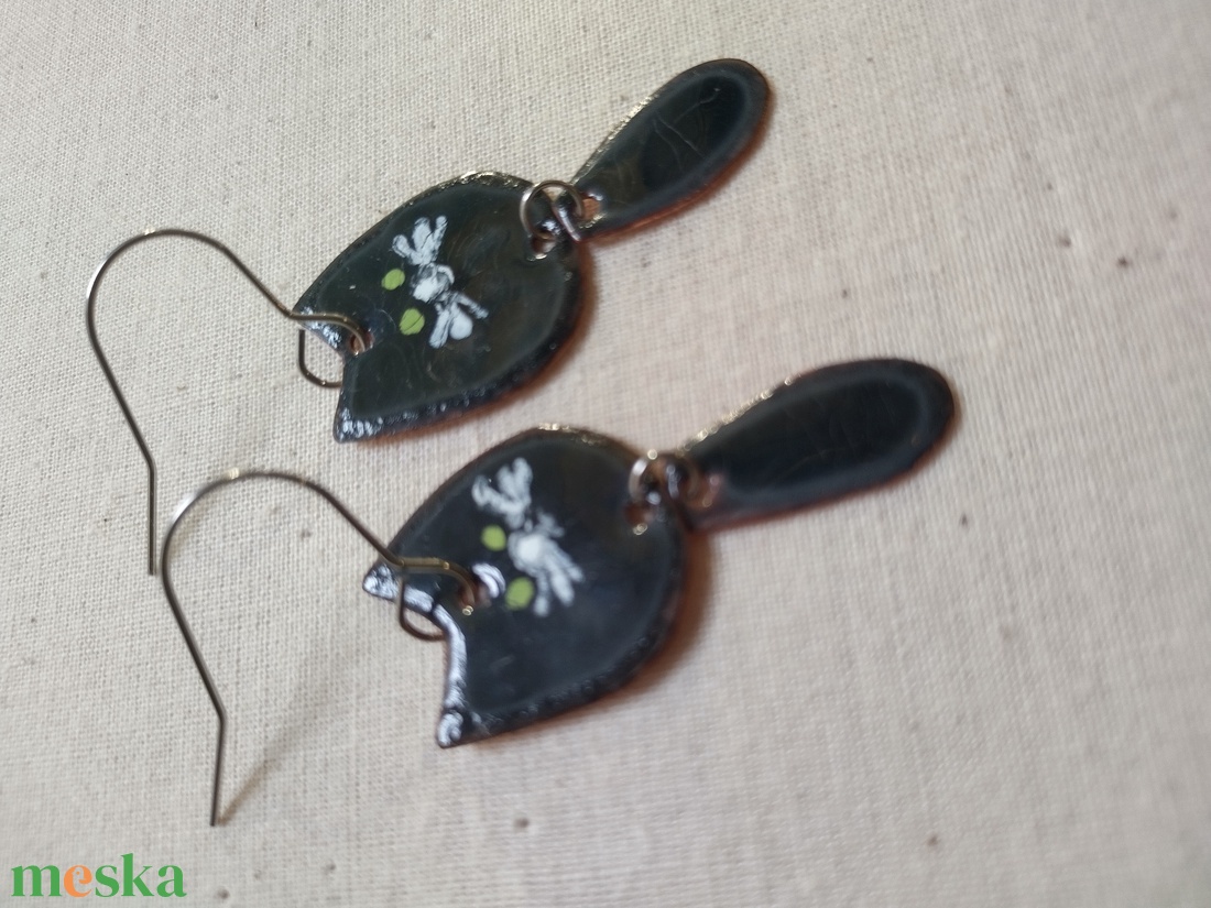 Fekete cica fülbevaló - ékszer - fülbevaló - lógó fülbevaló - Meska.hu Fekete cica fülbevaló - ékszer - fülbevaló - lógó fülbevaló - Meska.hu