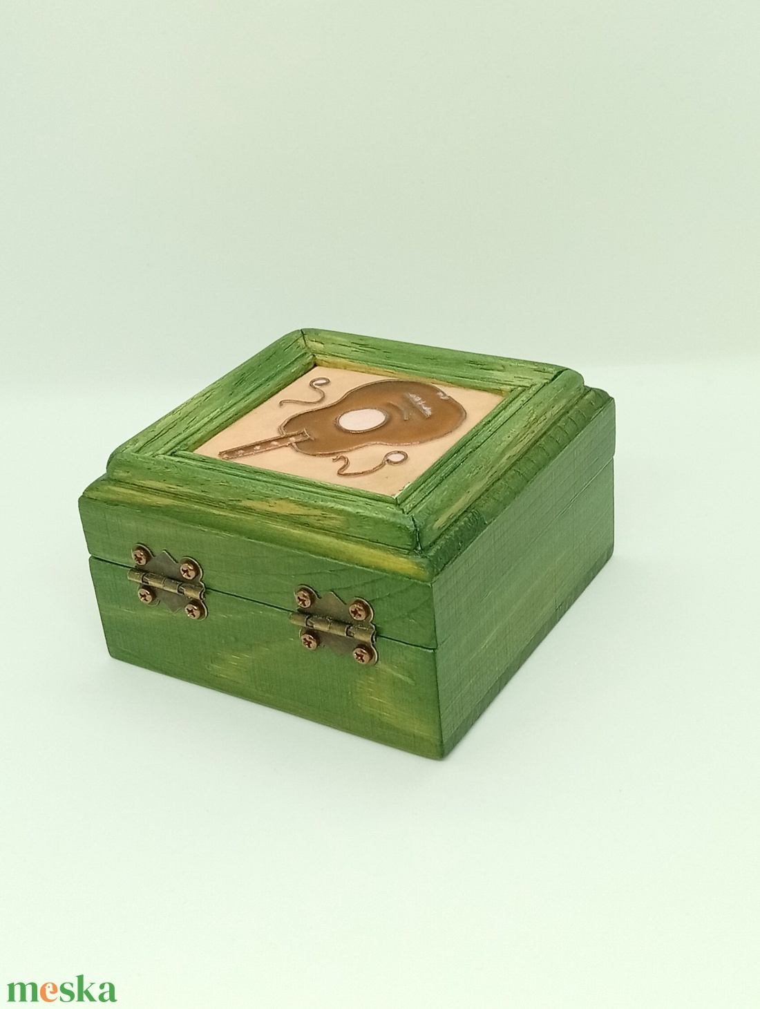  Fa doboz-gitár tűzzománc betéttel pengetőknek - ékszer - ékszertartó - ékszerdoboz - Meska.hu