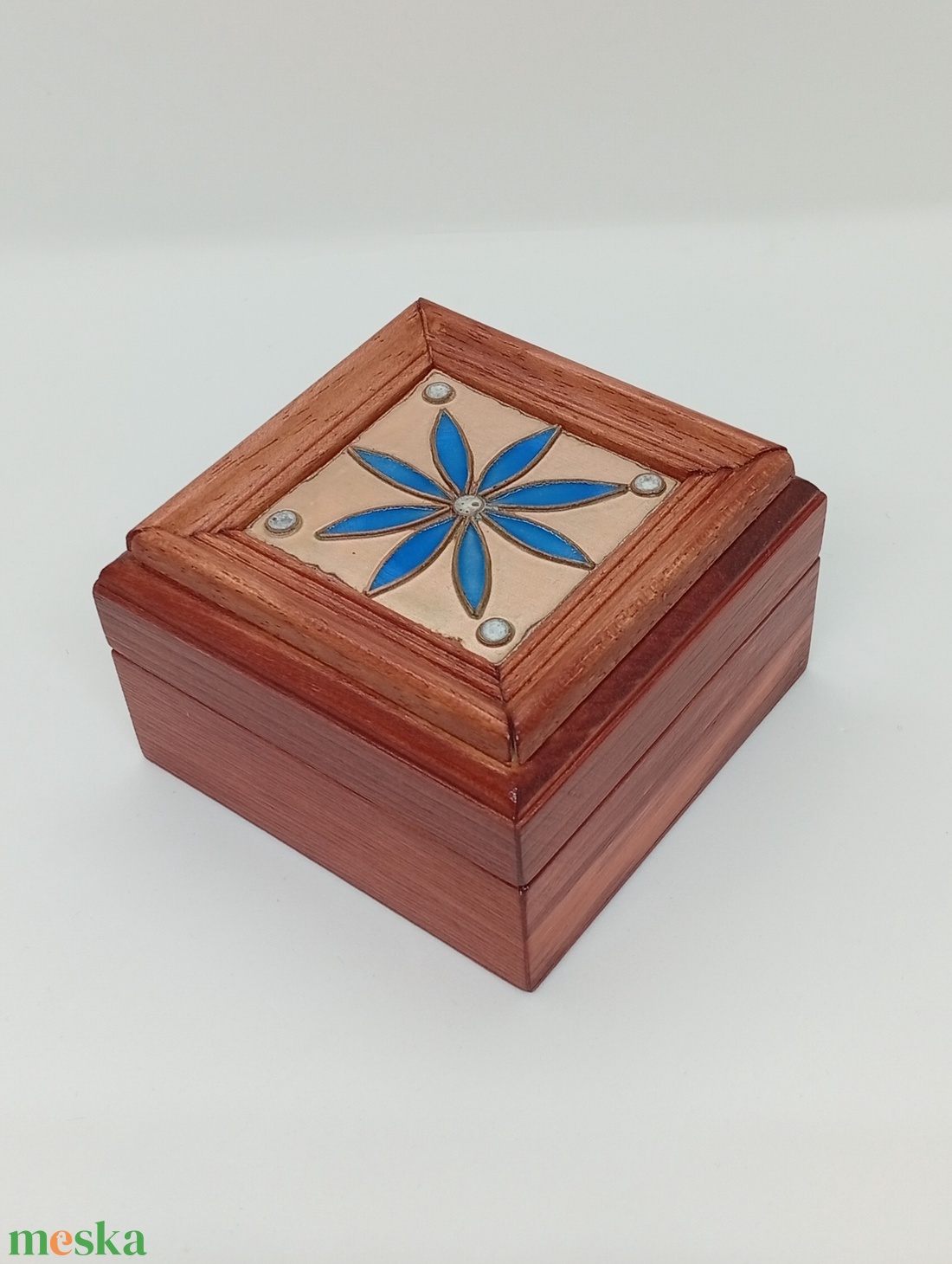 Virágos  fa ékszerdoboz-kézzel készült tűzzománc betéttel  - ékszer - ékszertartó - ékszerdoboz - Meska.hu