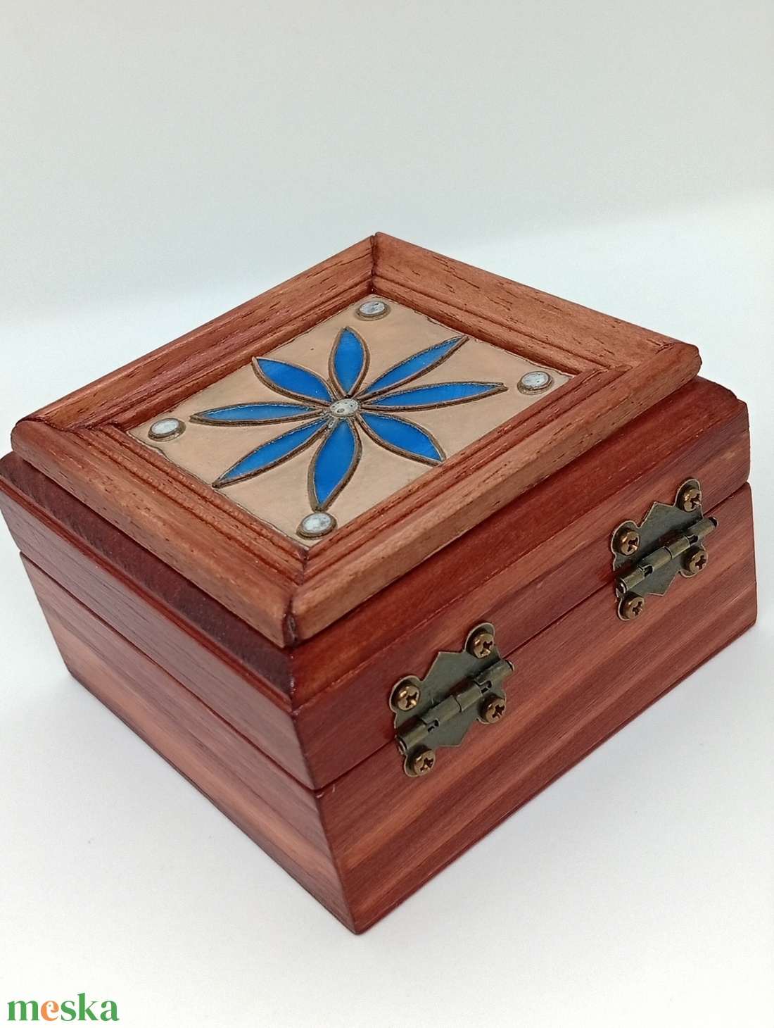 Virágos  fa ékszerdoboz-kézzel készült tűzzománc betéttel  - ékszer - ékszertartó - ékszerdoboz - Meska.hu