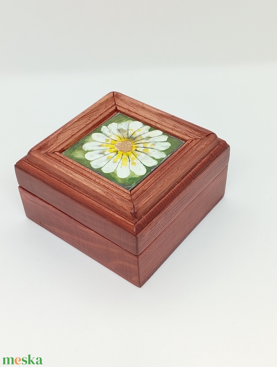 Fa  ékszerdoboz -Margarétás tűzzománc betéttel  - ékszer - ékszertartó - ékszerdoboz - Meska.hu