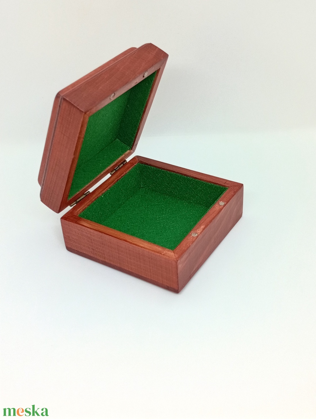 Fa  ékszerdoboz -Margarétás tűzzománc betéttel  - ékszer - ékszertartó - ékszerdoboz - Meska.hu