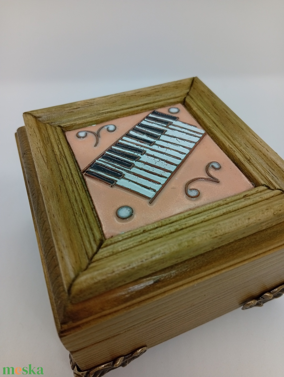 Zongorás fa  ékszerdoboz-tűzzománc betéttel  - ékszer - ékszertartó - ékszerdoboz - Meska.hu