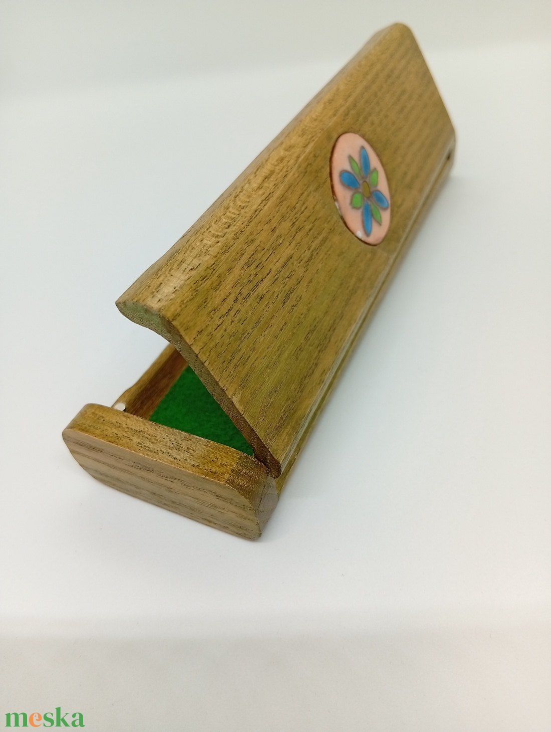 Tölgyfa tolltartó -virág tűzzománc betéttel  - otthon & életmód - papír, írószer - tolltartó & ceruzatekercs - Meska.hu