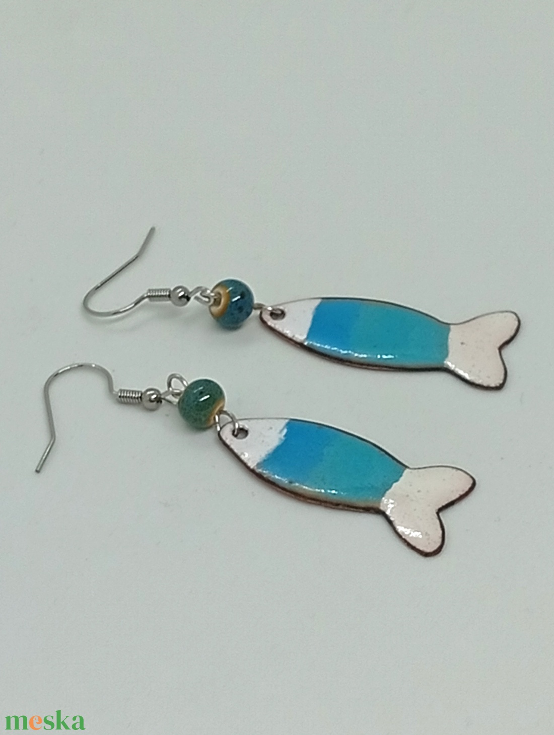 Halacska fülbevaló zománc - ékszer - fülbevaló - lógó fülbevaló - Meska.hu