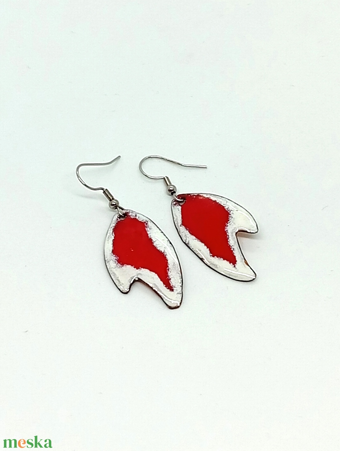  Fülbevaló piros fehér tűzzománc - ékszer - fülbevaló - lógó fülbevaló - Meska.hu