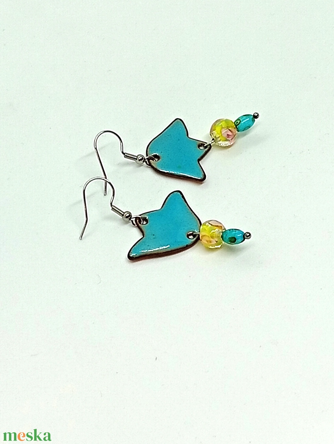 Asszimetrikus tulipán  fülbevaló zománc - ékszer - fülbevaló - lógó fülbevaló - Meska.hu