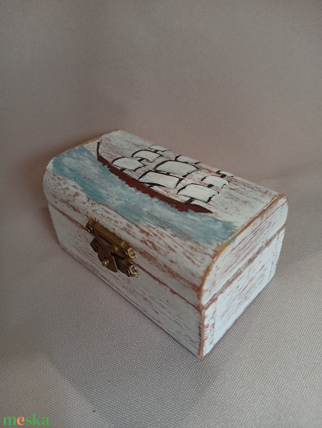 Hajós pici kincses doboz - baba - mama - babaszoba dekoráció - gyerekszoba falmatrica - Meska.hu