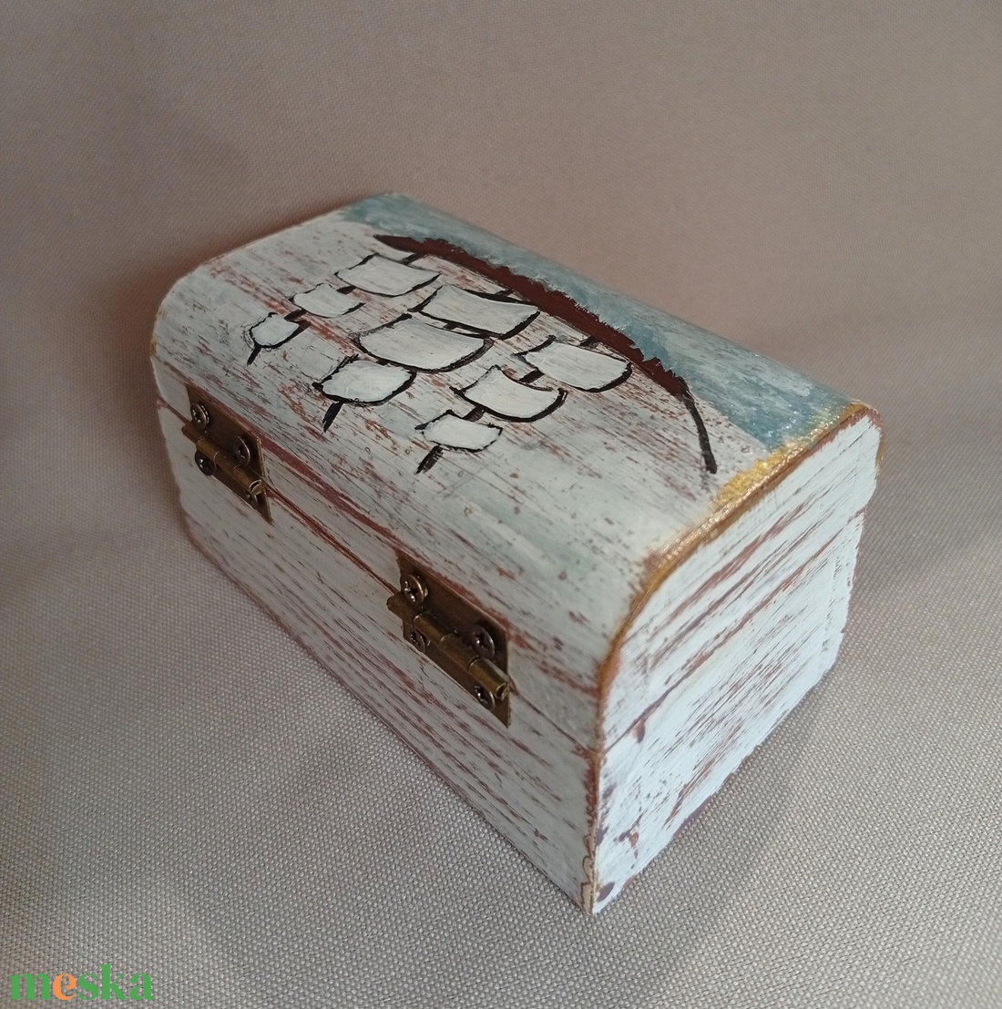 Hajós pici kincses doboz - baba - mama - babaszoba dekoráció - gyerekszoba falmatrica - Meska.hu