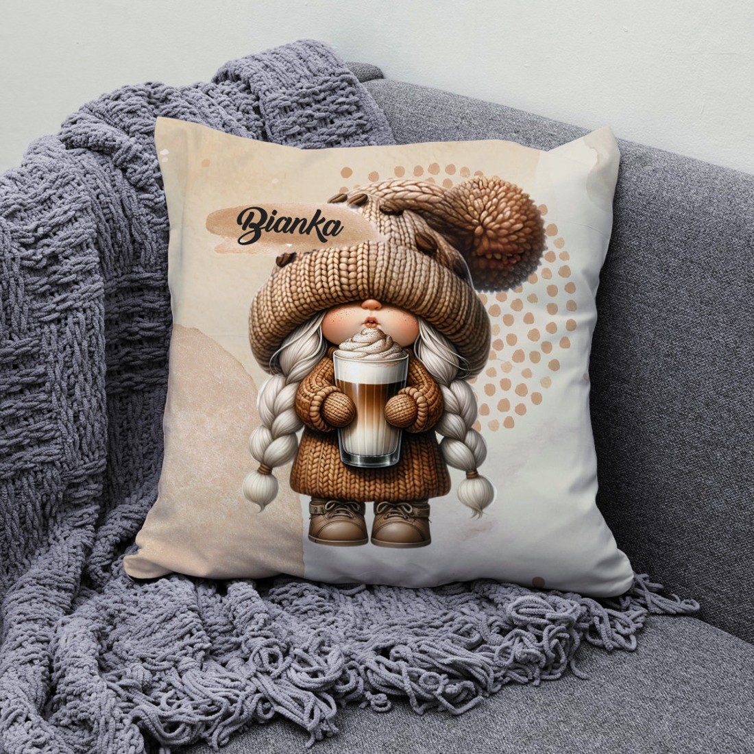 Névvel kérhető - Cappucino kávés manó lány mintás párna - otthon & életmód - lakástextil - párna & párnahuzat - díszpárna (belsővel együtt) - Meska.hu