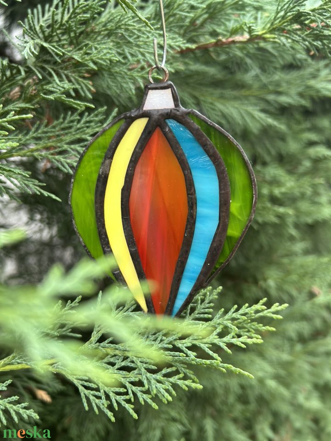 Üveg karácsonyfadísz szivárvány színben - karácsony - adventi díszek - adventi ablakdekoráció - Meska.hu