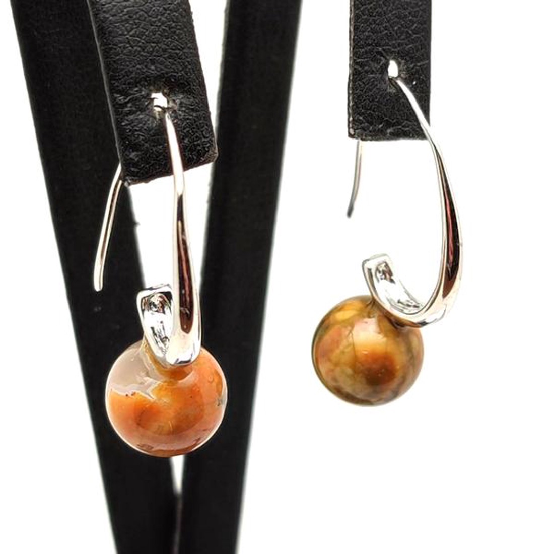 Fülbevaló golyó sardonyx íves lógós 10-11mm - ékszer - fülbevaló - lógó fülbevaló - Meska.hu