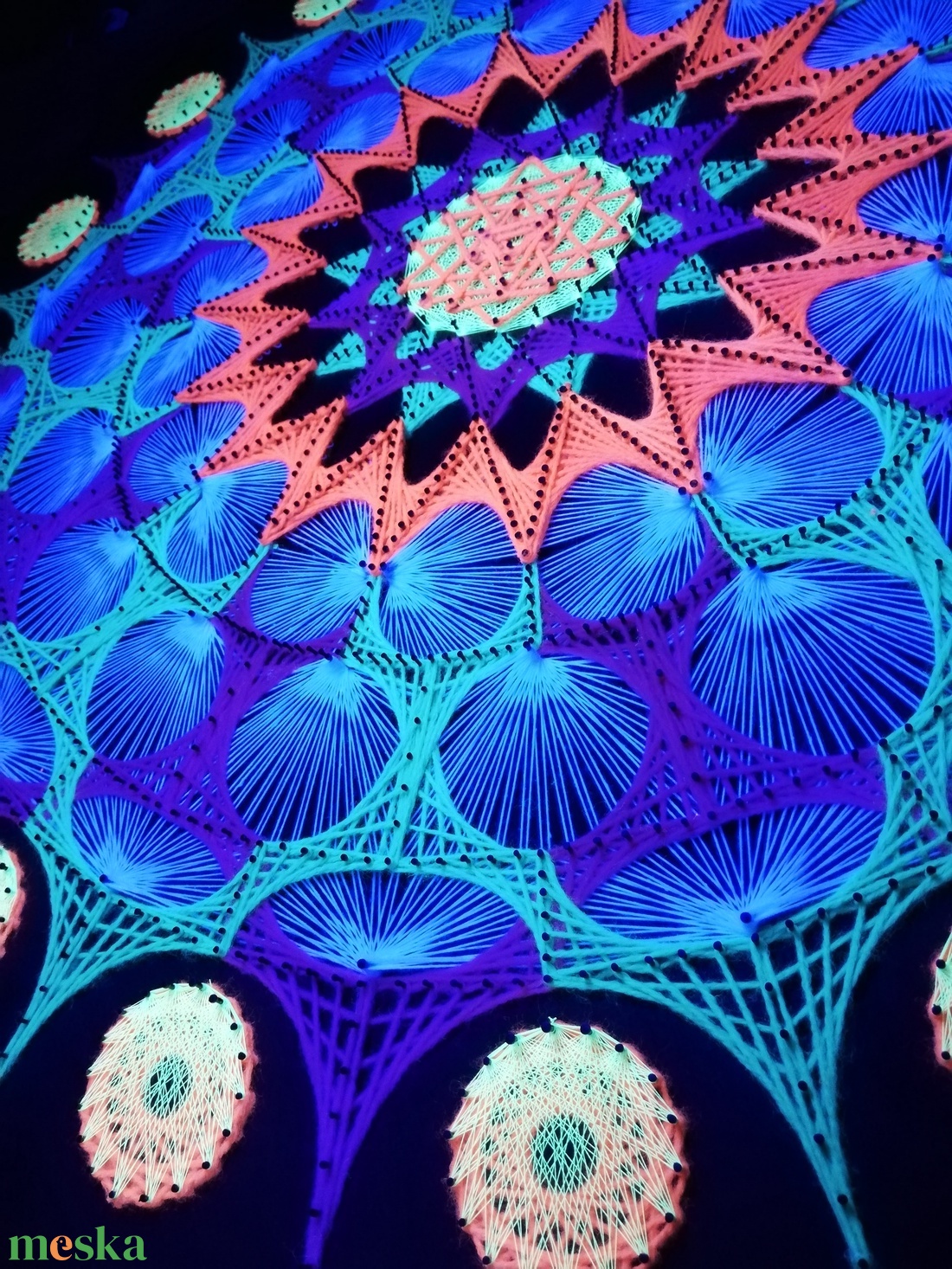 StringArt mandala UV leddel - otthon & életmód - dekoráció - kép & falikép - 3d képek - Meska.hu