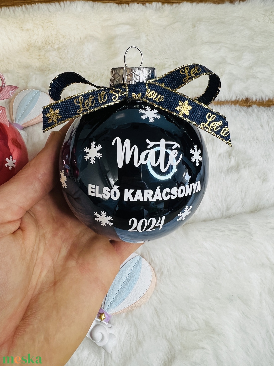 Első karácsonyom neves gömb 8 cm üveg  - karácsony - karácsonyi lakásdekoráció - karácsonyfadíszek - Meska.hu
