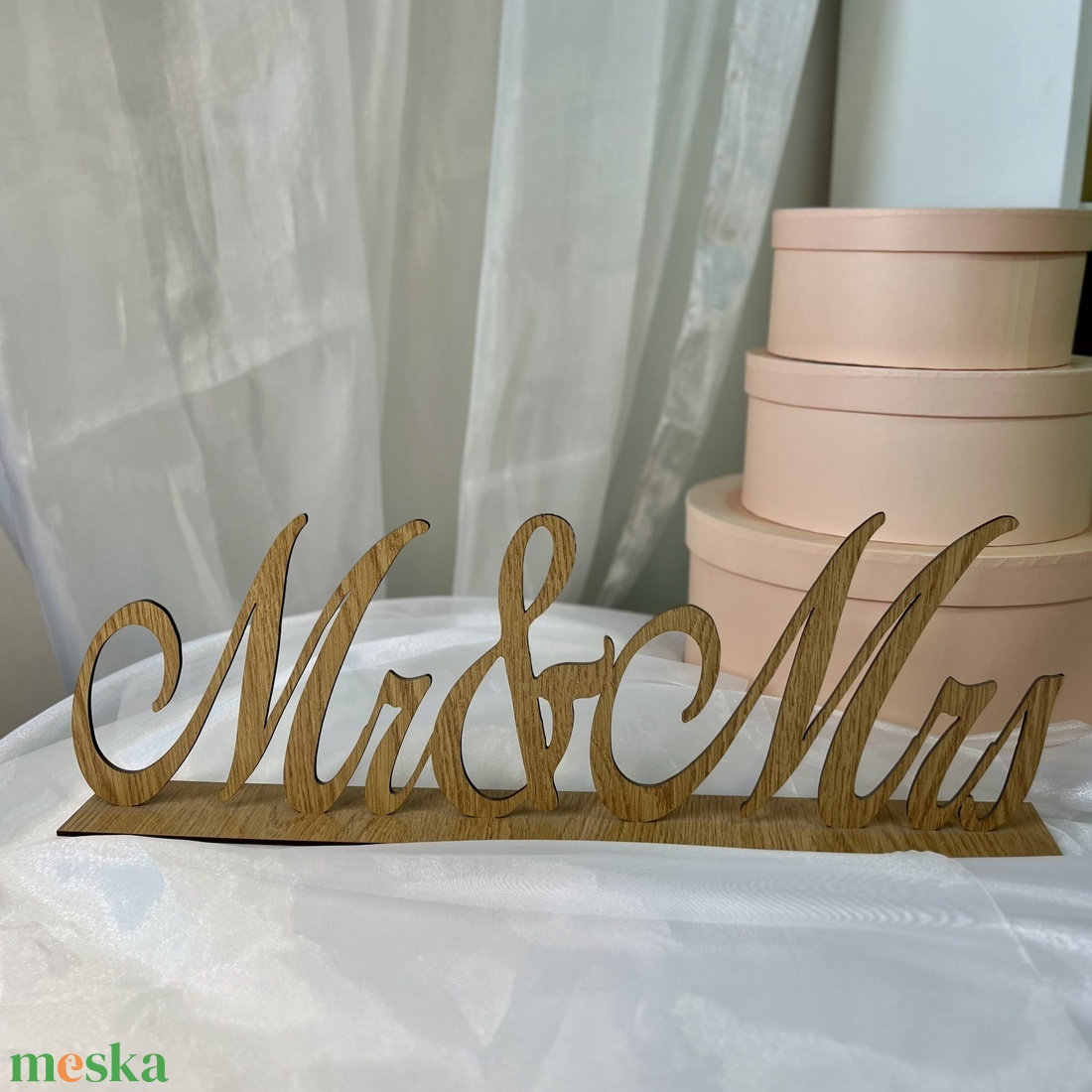 Mr és Mrs fa esküvői dekoráció � elegáns asztaldísz - esküvő - dekoráció - esküvői asztaldísz - Meska.hu