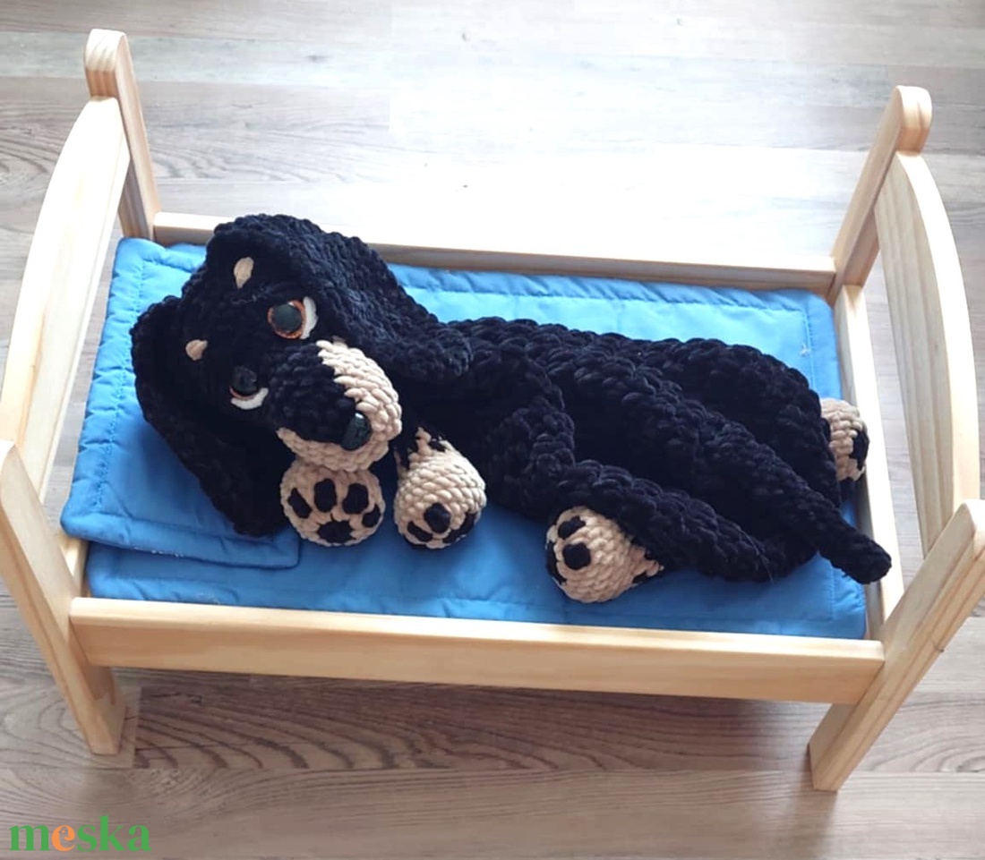Horgolt tacskó - 50cm - játék & sport - plüssállat & játékfigura - kutya - Meska.hu