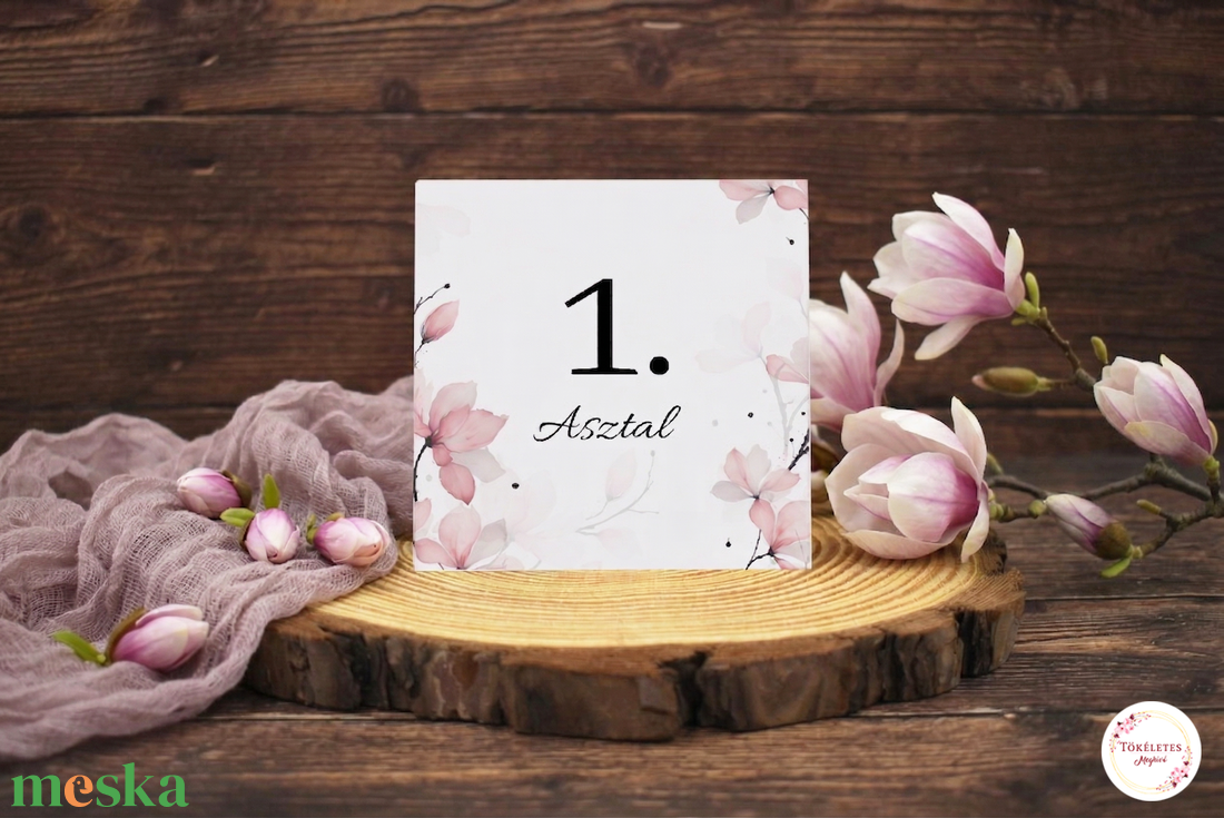 Magnóliákkal díszített asztalszám - esküvő - dekoráció - asztaldísz - Meska.hu