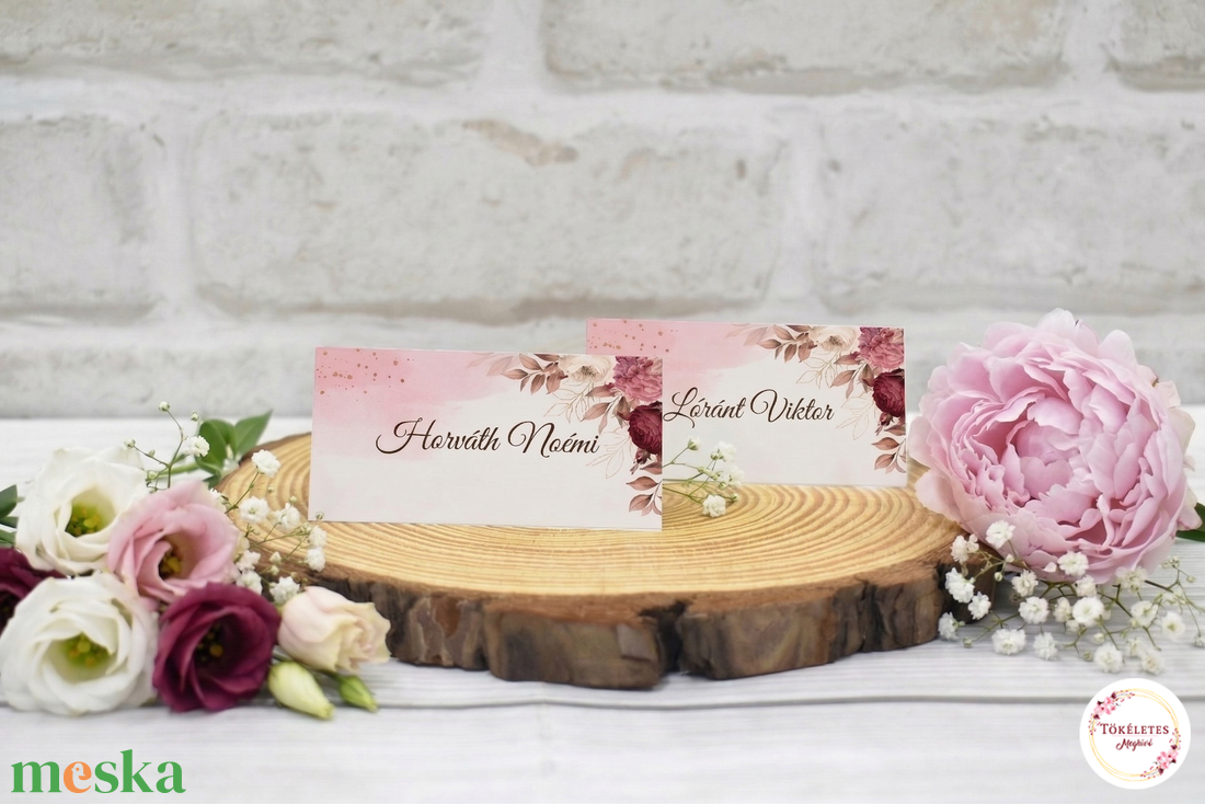 Bordó virágos ültetőkártya - esküvő - meghívó & kártya - ültetési rend - Meska.hu