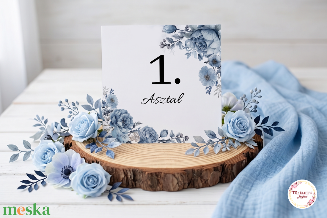 Kék rózsákkal díszített asztalszám - esküvő - dekoráció - asztalszám - Meska.hu