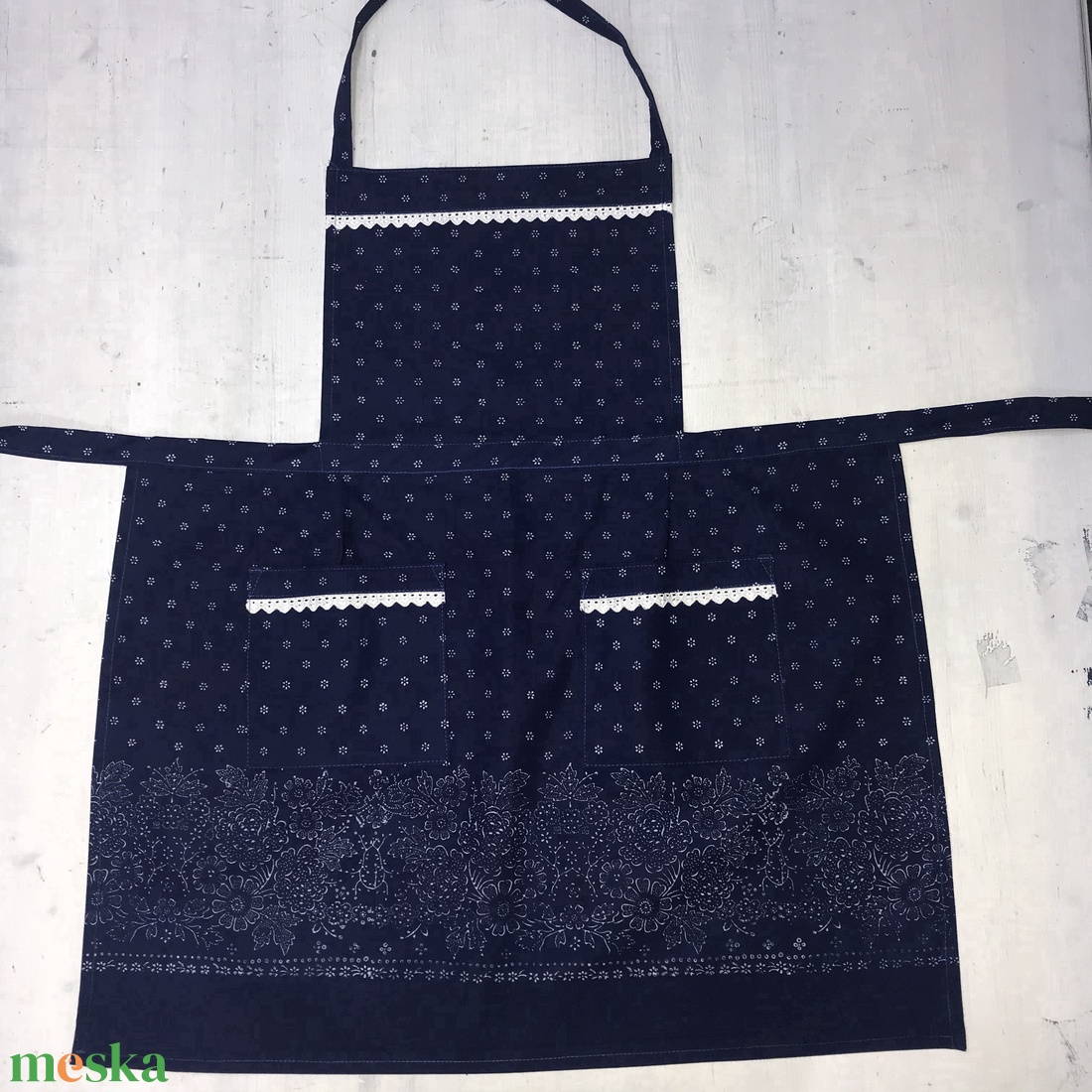 Kékfestő bordűrös retro kötény - otthon & életmód - konyhafelszerelés, tálalás - konyhai textil - kötény - Meska.hu