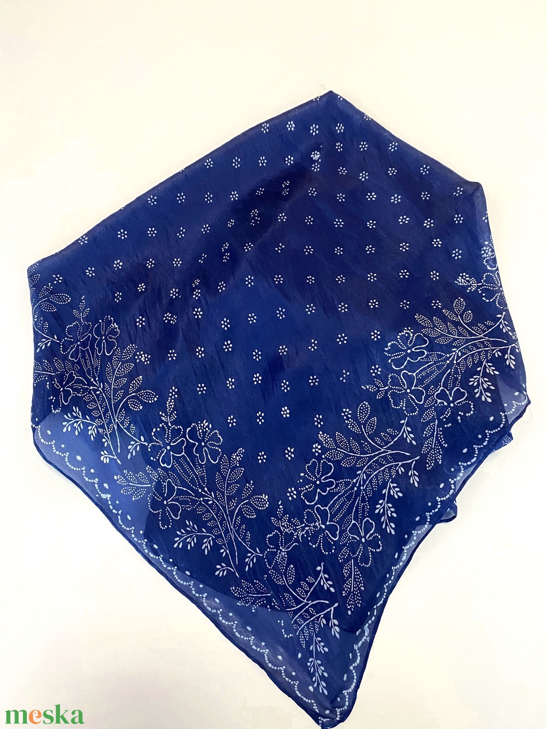 Eredeti kékfestő hernyóselyem kendő 90x90 cm - ruha & divat - sál, sapka, kendő - kendő - Meska.hu