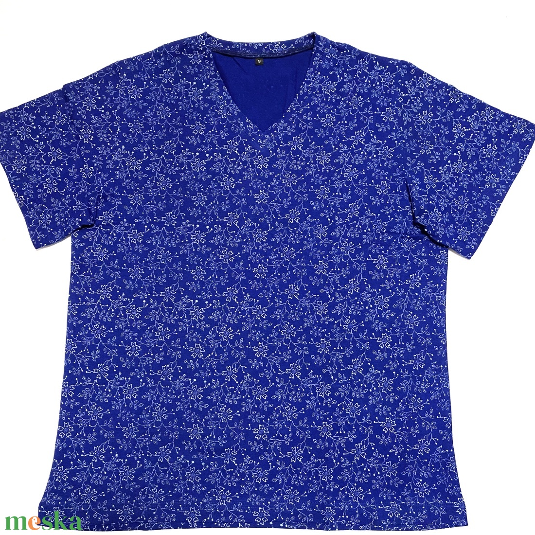 Kékfestő póló búzavirágos mintával V-nyakú - ruha & divat - női ruha - póló, felső - Meska.hu