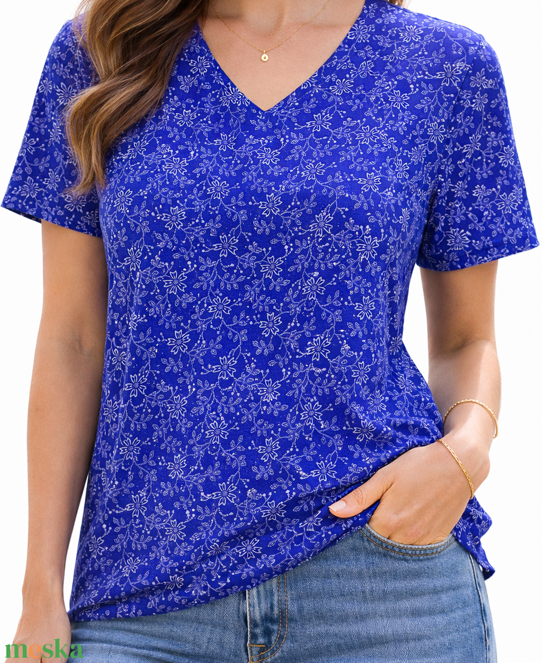 Kékfestő póló búzavirágos mintával V-nyakú - ruha & divat - női ruha - póló, felső - Meska.hu