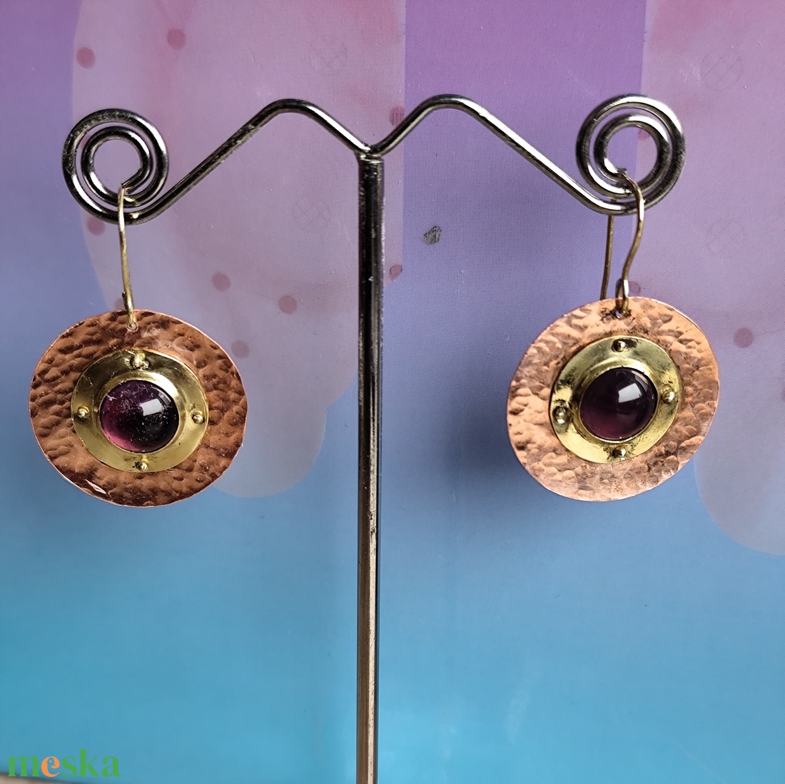 Korong alakú fülbevaló ametiszt kővel - ékszer - fülbevaló - lógós kerek fülbevaló - Meska.hu