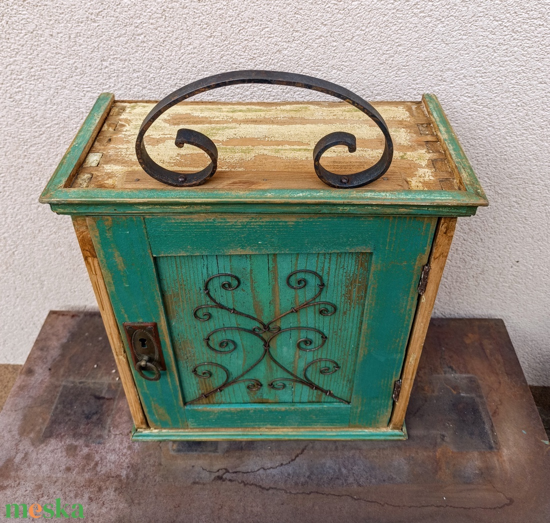 Rusztikus, antikolt, festett téka, faliszekrény - otthon & életmód - bútor - szekrény - Meska.hu Rusztikus, antikolt, festett téka, faliszekrény - otthon & életmód - bútor - szekrény - Meska.hu