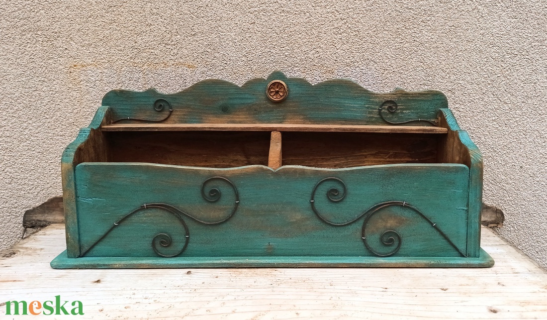 Rusztikus antikolt tálca, kínáló, polc - otthon & életmód - bútor - más bútor - Meska.hu