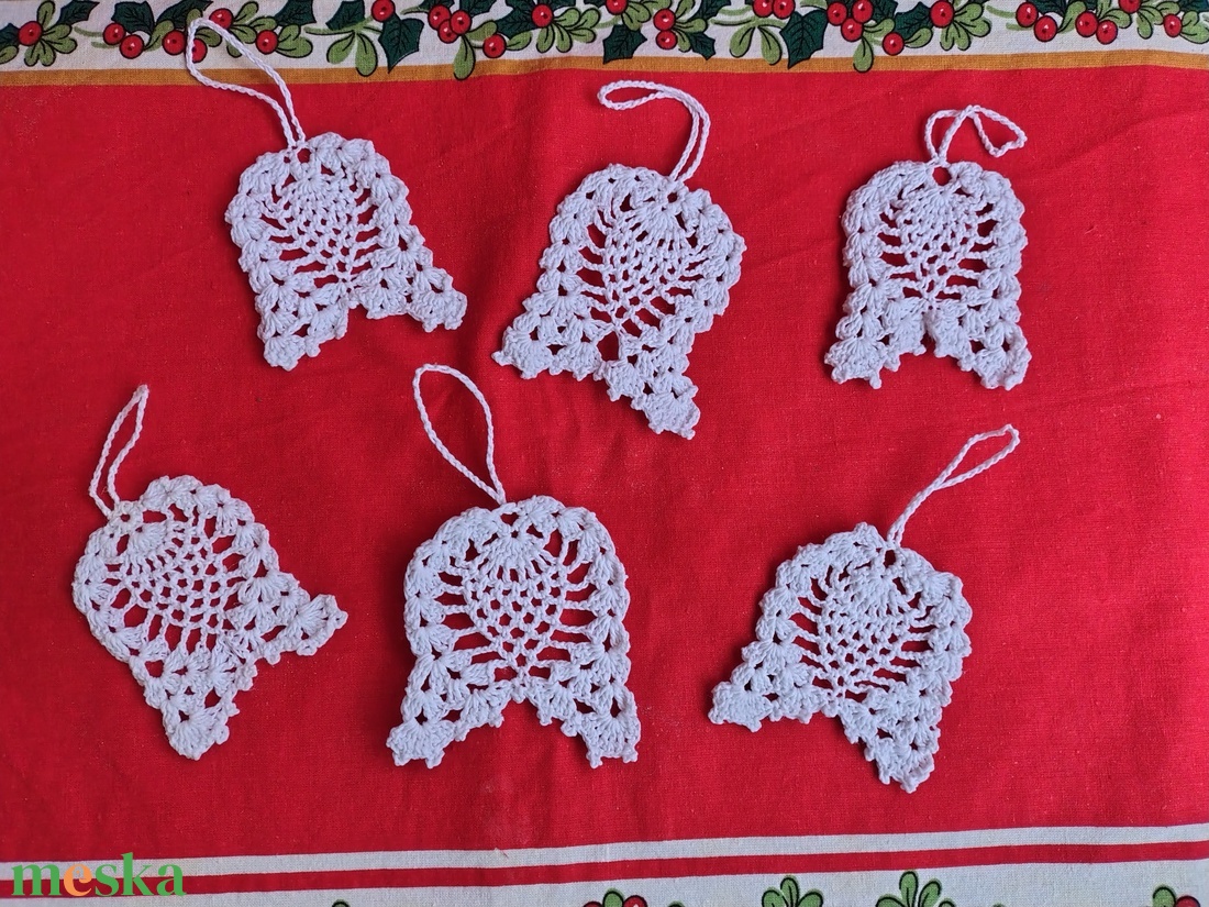 Horgolt díszek  - otthon & életmód - dekoráció - asztal és polc dekoráció - horgolt & csipketerítő - Meska.hu