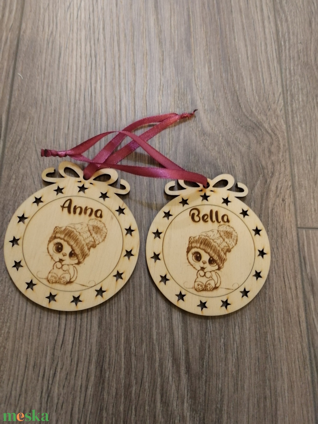 Névre szóló-cicás karácsonyfa díszek - karácsony - karácsonyi lakásdekoráció - karácsonyfadíszek - Meska.hu