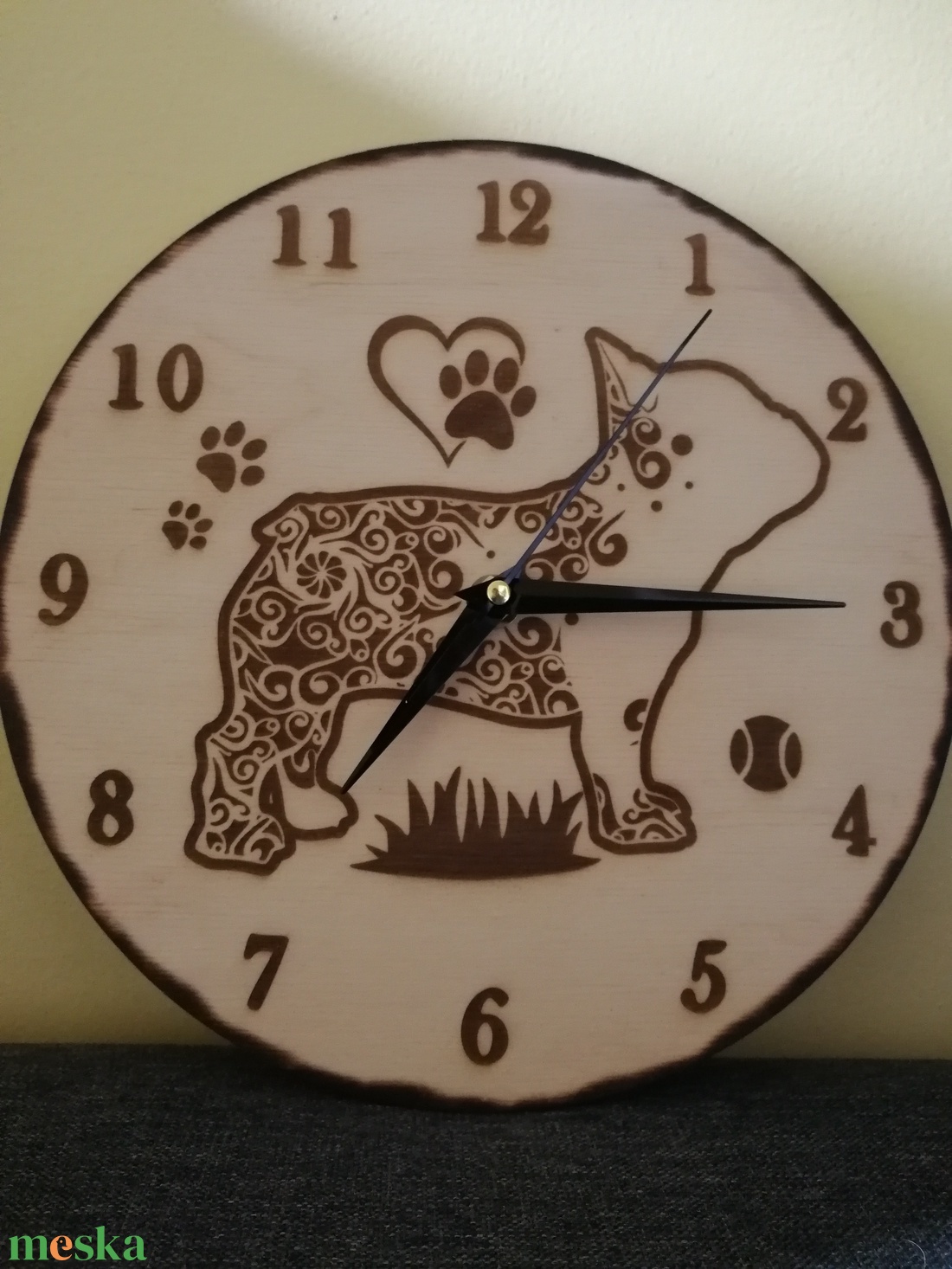 Bulldog mintás falióra - otthon & életmód - dekoráció - fali és függő dekoráció - falióra & óra - Meska.hu